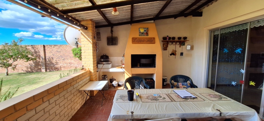 4 Bedroom Property for Sale in Albertinia Western Cape